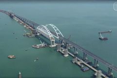 Rússia e China inauguram ponte que liga seus países e fortalecem laços