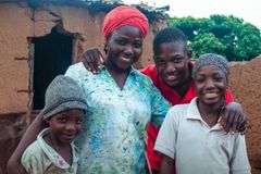 Depois de ataque do Boko Haram na Nigéria, mãe reencontra filhos desaparecidos