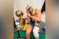 Stephen Curry leva Warriors ao título da NBA e agradece: "Deus é grande"
