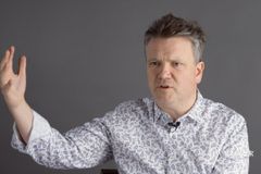 "Muitas canções de adoração estão focadas nesta Terra", critica compositor cristão