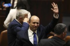 Primeiro-ministro de Israel renuncia e país irá votar pela 5ª vez em três anos