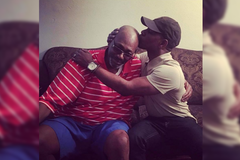 Kirk Franklin perdoa pai biológico que o deu para adoção: "Transformei ódio em perdão"