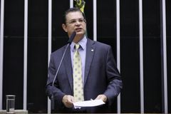 Presidente da bancada evangélica lança luz sobre caso Milton Ribeiro