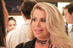 "Eu tenho uma conexão muito grande com Deus através da Bíblia", diz Karina Bacchi