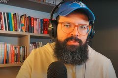 'As redes sociais estão intoxicando a mente e a alma', diz Douglas Gonçalves