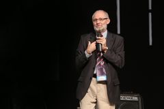 Cientista cristão mostra evidências que comprovam a criação do homem por Deus