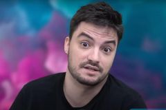 Felipe Neto diz que apontar homossexualidade como "pecado" fomenta ataques contra gays