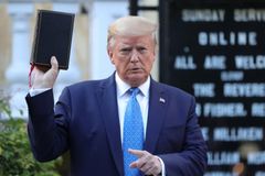 "Decisão de Deus", diz Trump sobre revés ao direito ao aborto nos EUA