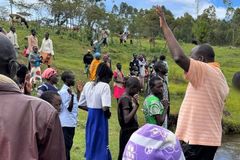 Pregação leva assassino a confessar pecados e 1.500 pessoas a aceitar Jesus