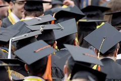 Alunos cristãos conseguem barrar perseguição de universidade na Justiça