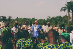 Tribos lideradas por satanistas ouvem de Jesus pela primeira vez: "Há guerra espiritual"