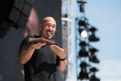 Francis Chan: Igreja deve voltar à pregação da união do Corpo de Cristo