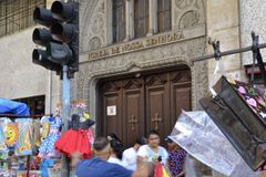 Incêndio destrói igreja histórica em SP: 'Sobrou só o altar'
