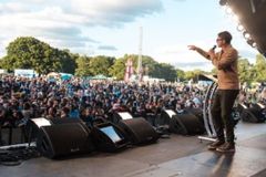 Evangelístico: 3 mil jovens entregam vidas a Jesus em evento