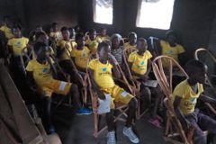 Projeto Umodzi oferece alimento e educação para crianças de aldeia no Malawi