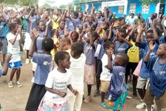 Aldeia louva a Deus por ter acesso à água potável pela primeira vez no Malawi