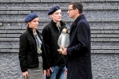 Polônia quer multar e prender quem vincular o país ao Holocausto