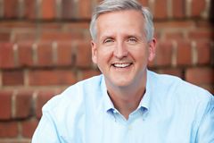 "O aplauso do mundo te deixa vulnerável à queda", diz pastor que já foi jogador de basquete