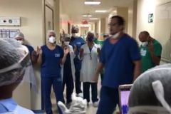 Vídeo: médico faz oração em hospital e comove equipe de saúde: "Nós vamos vencer!” | Notícias Gospel