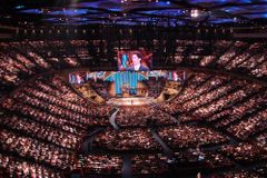 Diminui o número de pessoas que frequentam as 'megaigrejas' semanalmente, diz pesquisa