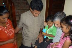 Pastor é forçado a fechar igreja após ameaças de autoridades do Sri Lanka