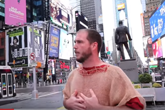 "Nova York, arrependa-se", prega homem nas ruas da cidade em meio à pandemia