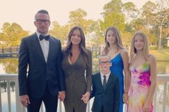 "Começo uma fase de reconstrução", diz pastor Carl Lentz ao pedir perdão por infidelidade