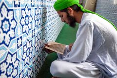 Anjo aparece a muçulmano enquanto lia Alcorão e o leva até evangelista