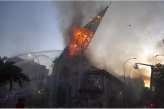 Pesquisa: progressismo induz "onda de intolerância” aos cristãos