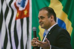 "O politicamente correto está amordaçando as pessoas", alerta parlamentar