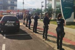 Militares fazem momento de oração por pacientes com coronavírus