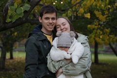 Bomba atravessa telhado sem explodir e cai ao lado da Bíblia, relata casal ucraniano