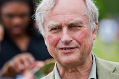 Deus é relevante para a moral social, admite Richard Dawkins