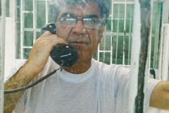 Pastor detido no Irã leva presos a Jesus e distribui Bíblias manuscritas na prisão