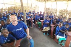 "As crianças celebram porque continuam tendo comida", diz pastor sobre aldeia no Malawi