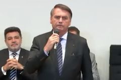 Culto na Câmara: Bolsonaro reitera posição contra drogas