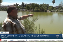 Homem ora enquanto resgata mulher de afogamento: "Deus, nos ajude a salvá-la"