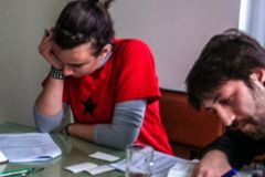 Irmãos muçulmanos se entregam a Jesus em segredo