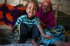 Após oração de missionário, criança paralítica é curada e pais aceitam Jesus