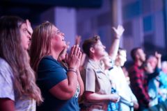 Ídolos modernos são dinheiro e aprovação social, dizem pastores