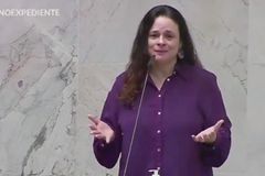 Janaína Paschoal diz que primeira-dama semeia ‘divisão religiosa’