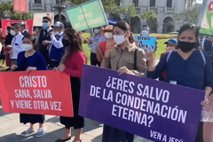 Após 7 meses de igrejas fechadas, cristãos vão às ruas do Peru para pedir reabertura