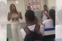 Professora é acusada de homofobia por dizer que "o homem foi feito para a mulher"