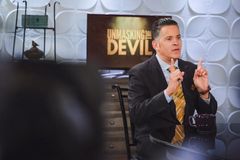 "Sem relacionamento com o Espírito Santo, o diabo nos mantém escravos", diz ex-satanista