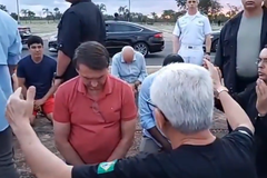 No Alvorada, Bolsonaro participa do jejum e recebe oração de pastores | Notícias Gospel