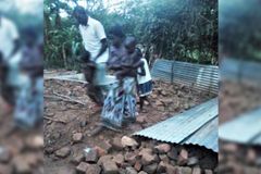 Muçulmanos cortam mão de cristão convertido por abandonar o Islã