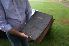 "Há esperança": Bíblia de 180 anos fica intacta em incêndio que destruiu igreja nos EUA