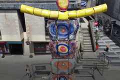 "Ofensa a Deus", diz pastor sobre estátua da "deusa terra" colocada em sua cidade
