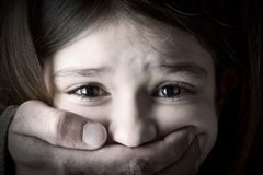 Traficantes de tráfico humano escolhem meninas cristãs para exploração