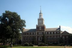 Igreja surpreende e gasta 100 mil dólares para quitar dívidas de universitários | Notícias Gospel